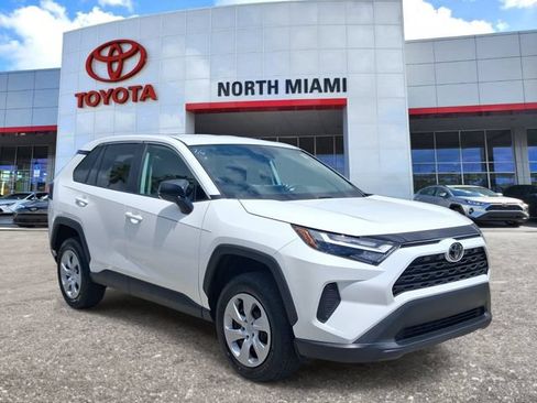 Used 2025 Toyota RAV4 LE AWD/4WD image 1