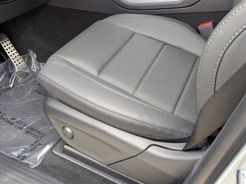 New 2025 Mercedes-Benz GLS 450 4MATIC image 4