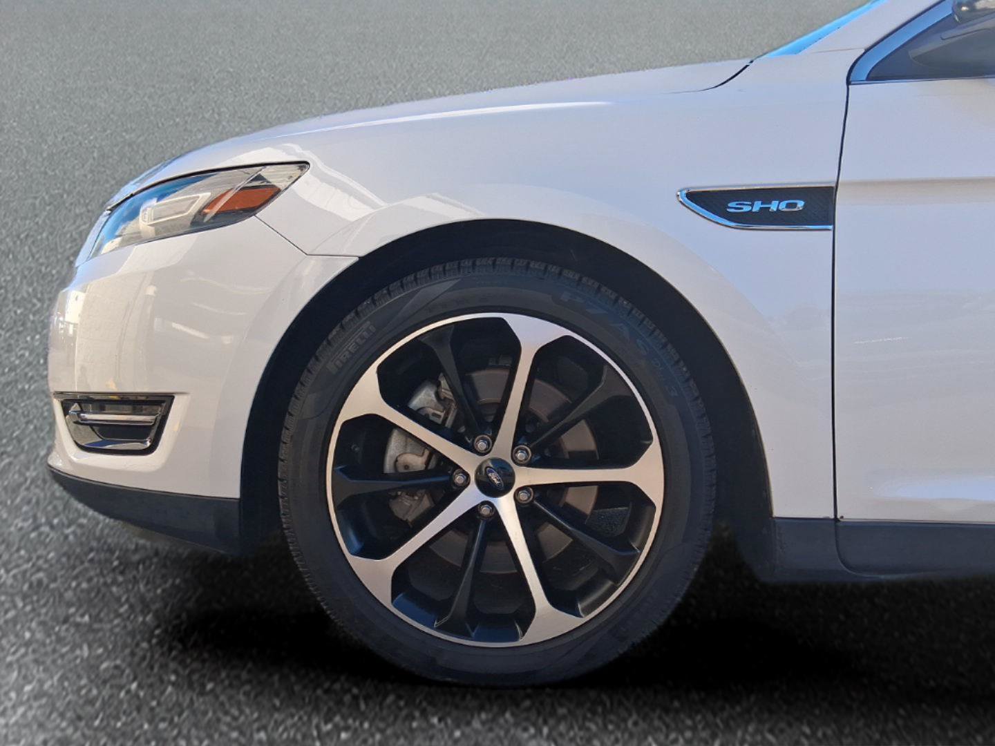 Used 2015 Ford Taurus SHO w/ Equipment Group 401A AWD/4WD image 9