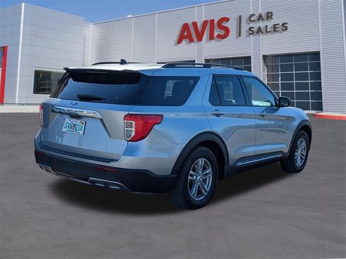 Used 2023 Ford Explorer XLT w/ Equipment Group 202A image 6