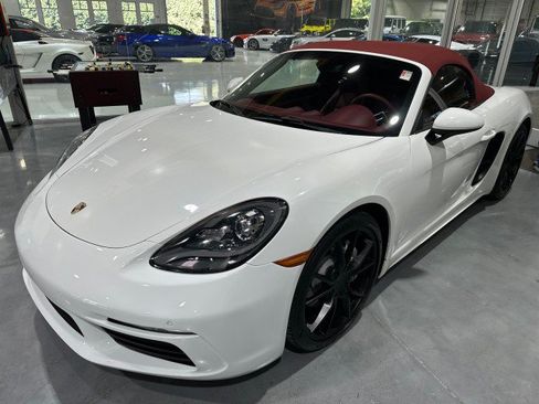 Used 2017 Porsche 718 Boxster RWD image 7