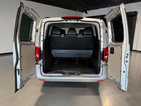 Used 2017 Mercedes-Benz Metris Passenger w/ Driver Efficiency Package image 11