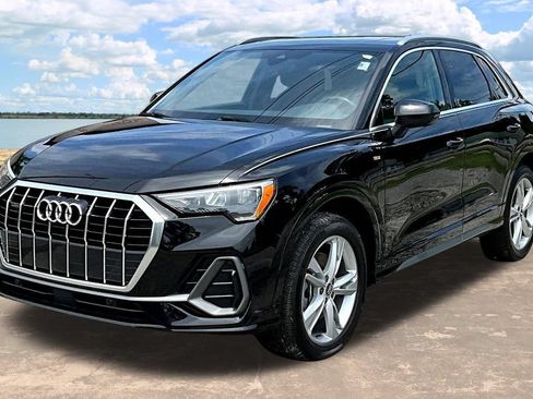 Used 2021 Audi Q3 2.0T Premium w/ Convenience Package AWD/4WD image 4