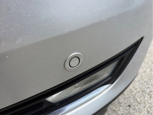 Used 2018 Ford Focus Titanium w/ Titanium Technology Package FWD image 14