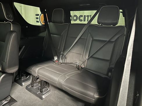Used 2023 Chevrolet Tahoe Premier AWD/4WD image 23