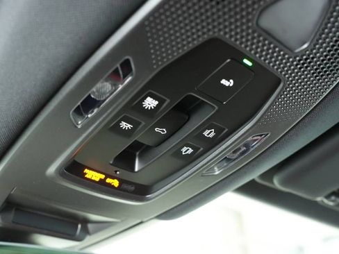 Certified 2025 Porsche Cayenne AWD/4WD image 36