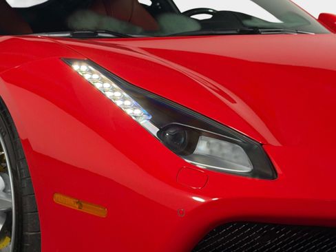 Used 2019 Ferrari 488 GTB RWD image 23