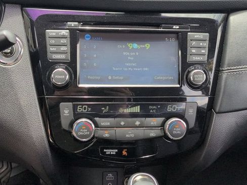 Used 2017 Nissan Rogue SL FWD image 15