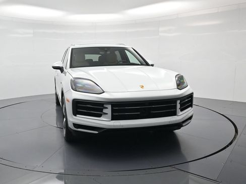 Certified 2026 Porsche Cayenne S AWD/4WD image 33