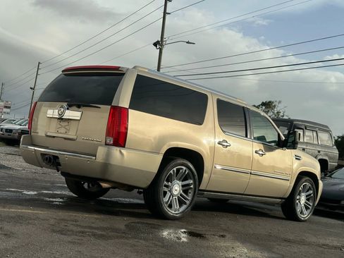 Used 2008 Cadillac Escalade ESV AWD image 3