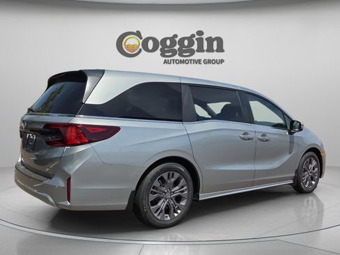 New 2026 Honda Odyssey Touring image 5