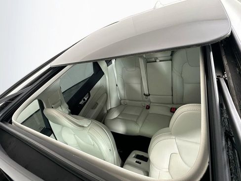 Used 2024 Volvo XC60 T8 Ultimate image 22