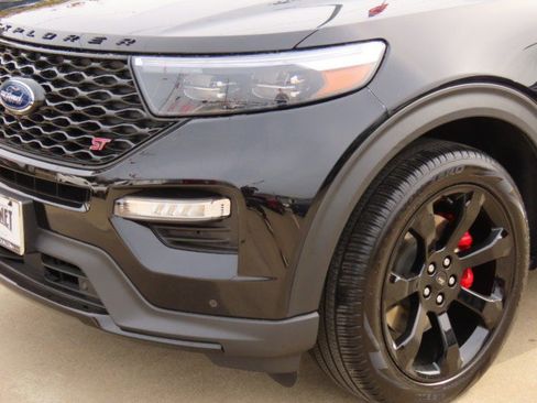 Certified 2023 Ford Explorer ST w/ Equipment Group 401A image 3