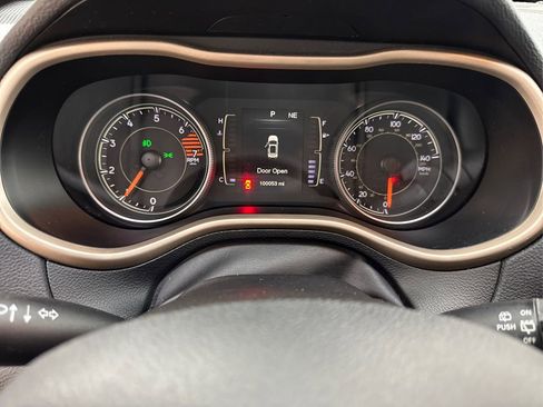 Used 2016 Jeep Cherokee Latitude w/ Cold Weather Group image 21