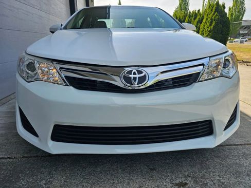 Used 2014 Toyota Camry LE image 8