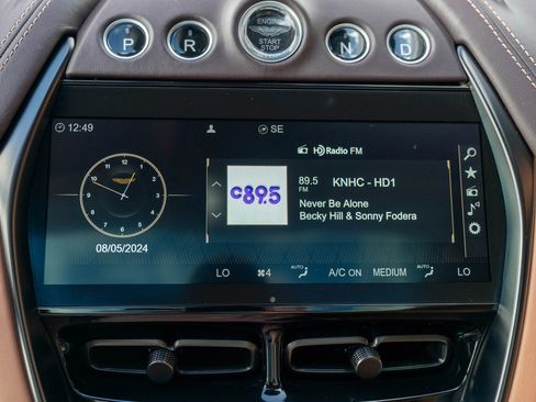 Used 2021 Aston Martin DBX image 22