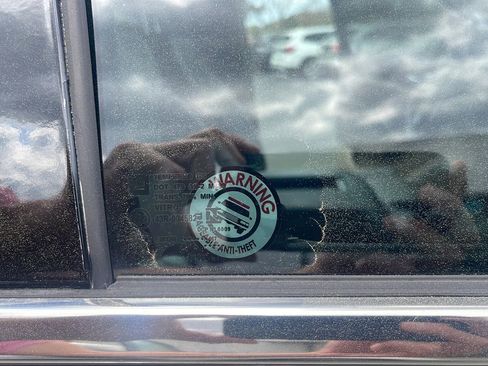 Used 2017 Chevrolet Suburban LT w/ LT Signature Package image 38