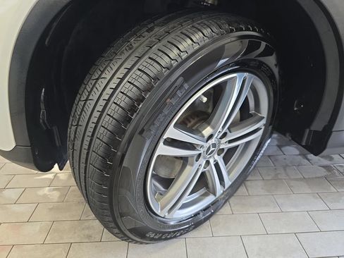 Used 2021 Mercedes-Benz GLC 300 4MATIC image 33