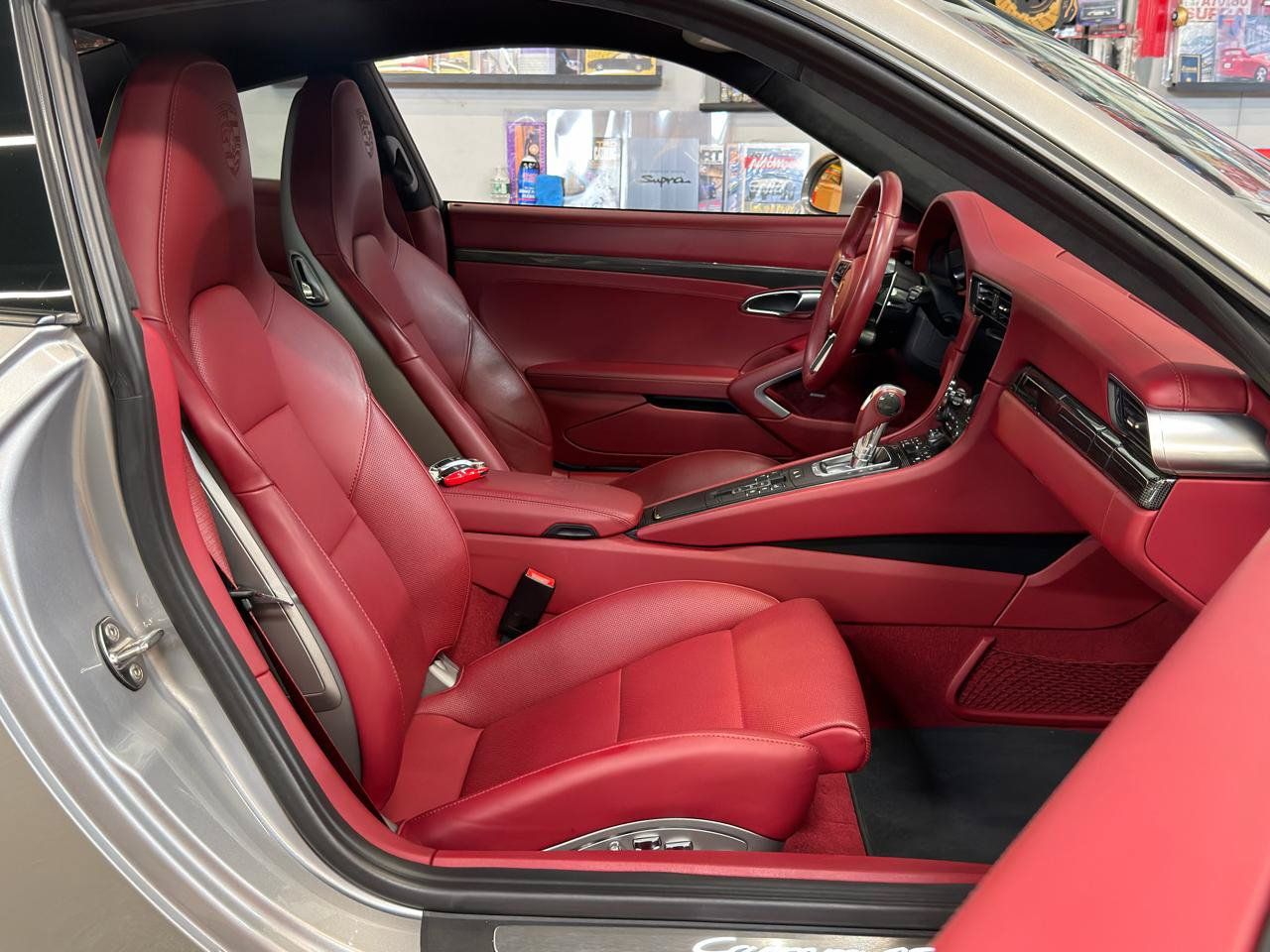 Used 2018 Porsche 911 Carrera 4S AWD/4WD image 19