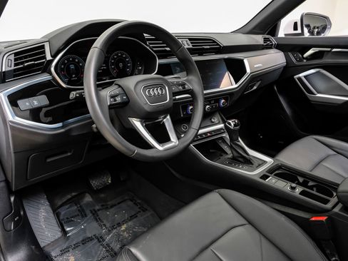 Used 2024 Audi Q3 2.0T Premium Plus w/ Premium Plus Package image 3