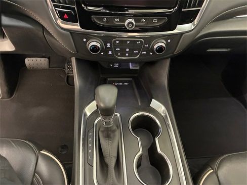 Used 2023 Chevrolet Traverse Premier image 21