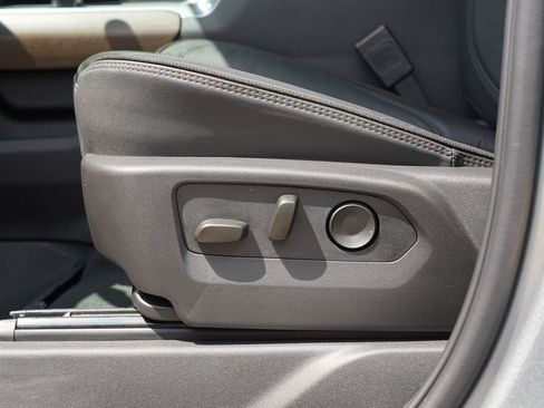 Certified 2025 Chevrolet Silverado 1500 High Country w/ High Country Premium Package AWD/4WD image 15