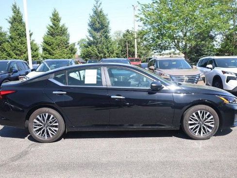 Certified 2025 Nissan Altima 2.5 SV image 5