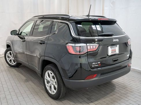 Used 2024 Jeep Compass Latitude image 3