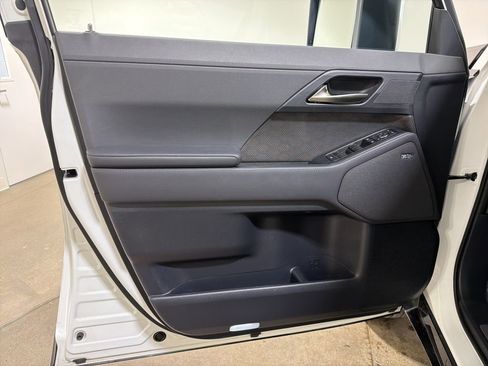 Used 2025 Lexus GX 550 w/ Accessory Package (2T) image 9