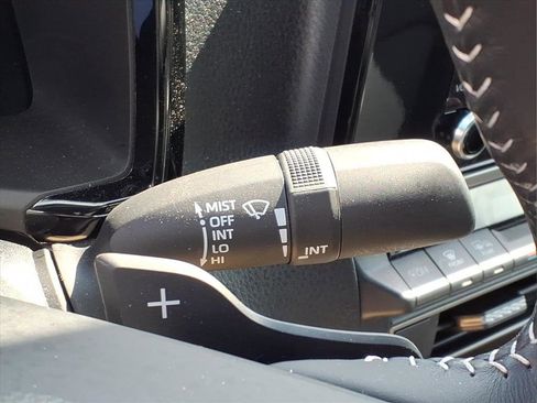 Used 2025 Toyota Camry SE w/ Convenience Package image 29