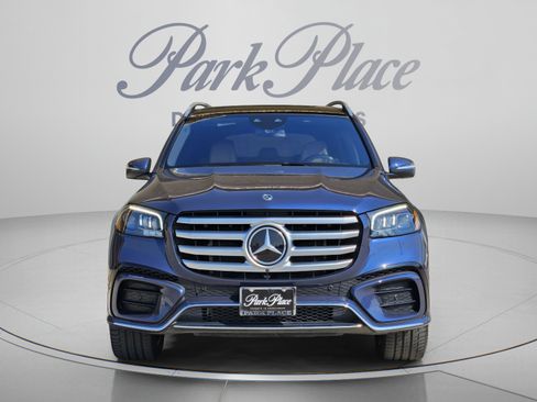 Used 2024 Mercedes-Benz GLS 580 4MATIC image 8