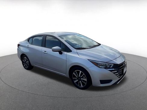 Used 2025 Nissan Versa SV FWD image 2