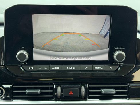 Used 2024 Nissan Pathfinder SV FWD image 23