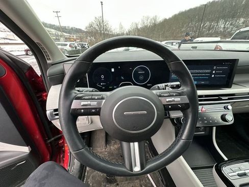 Used 2025 Hyundai Tucson Limited image 13