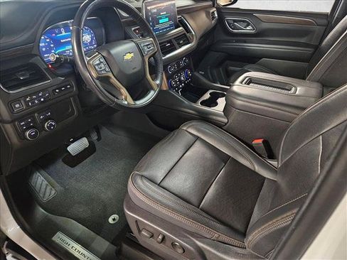Used 2022 Chevrolet Tahoe High Country w/ Premium Package 2 AWD/4WD image 9