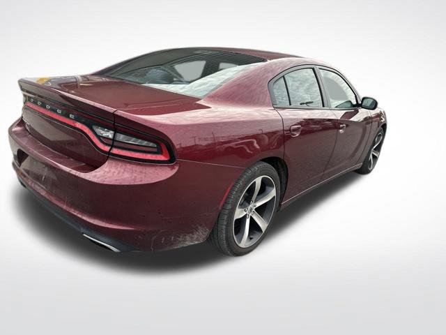 Used 2017 Dodge Charger SE RWD image 2