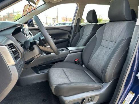 Used 2024 Nissan Rogue SV AWD/4WD image 9
