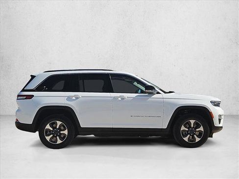 Used 2022 Jeep Grand Cherokee Limited 4xe w/ Luxury Tech Group II AWD/4WD image 4