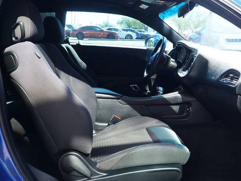 Used 2019 Dodge Challenger SXT image 28