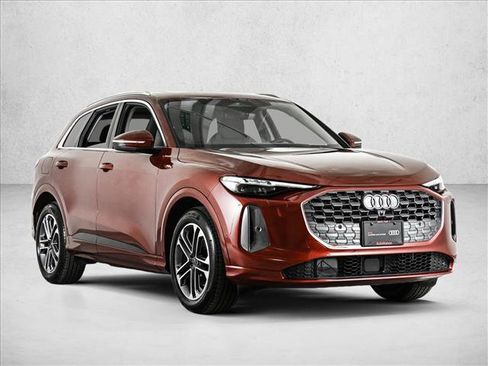 Certified 2025 Audi Q5 Prestige image 11