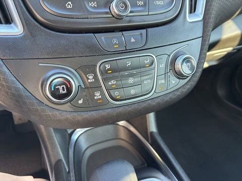 Used 2024 Chevrolet Malibu LT image 24