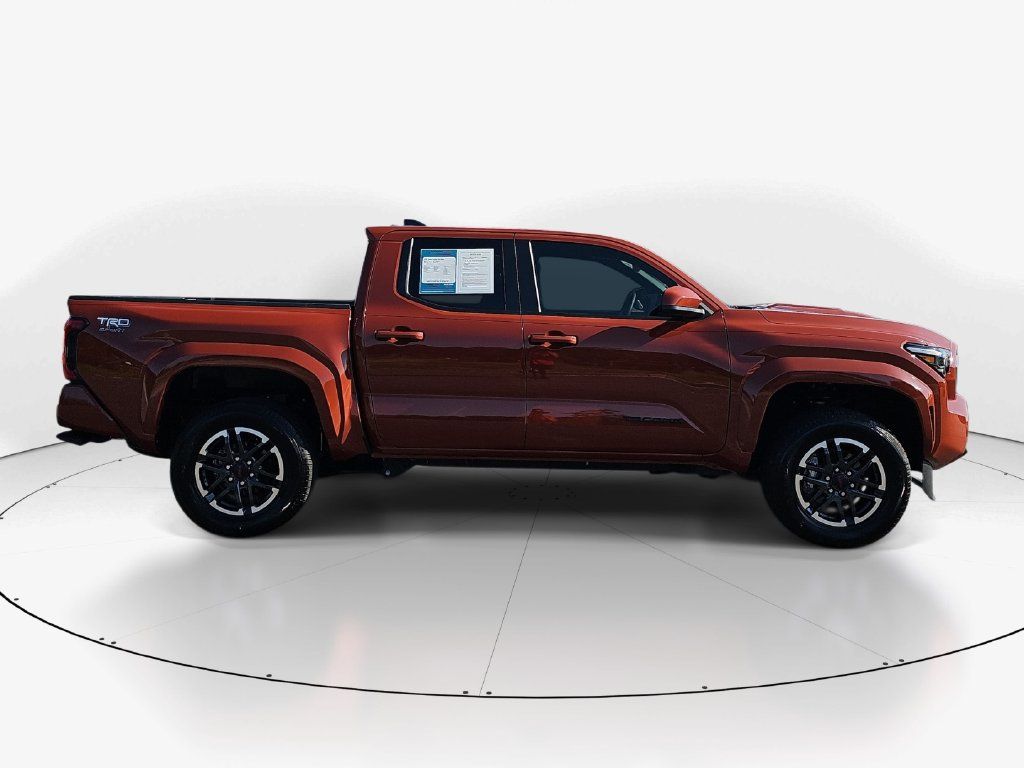 Used 2025 Toyota Tacoma TRD Sport AWD/4WD image 5