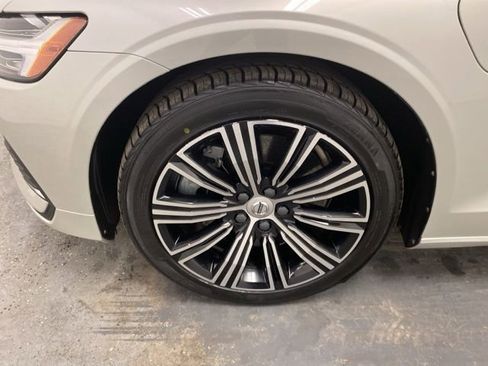 Used 2021 Volvo S60 T8 Inscription image 31