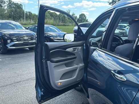 Used 2019 Honda Pilot Touring image 13
