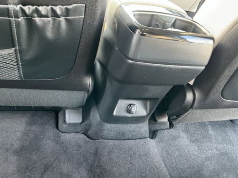 Used 2024 Kia Telluride EX image 12