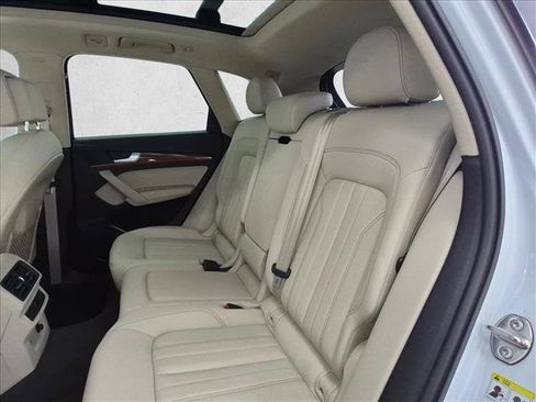 Used 2024 Audi Q5 2.0T Premium w/ Convenience Package AWD/4WD image 22
