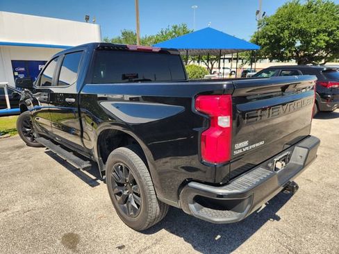 Used 2022 Chevrolet Silverado 1500 Custom image 3