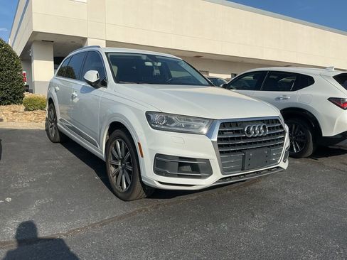 Used 2017 Audi Q7 3.0T Premium Plus w/ Premium Plus Package image 2