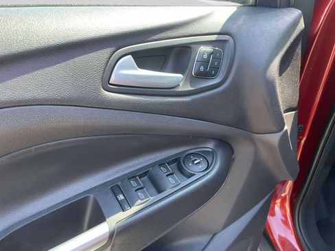 Used 2015 Ford Escape Titanium w/ Equipment Group 301A AWD/4WD image 17