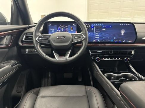 Used 2024 Chevrolet Traverse Z71 w/ LPO, Floor Liner Package AWD/4WD image 23
